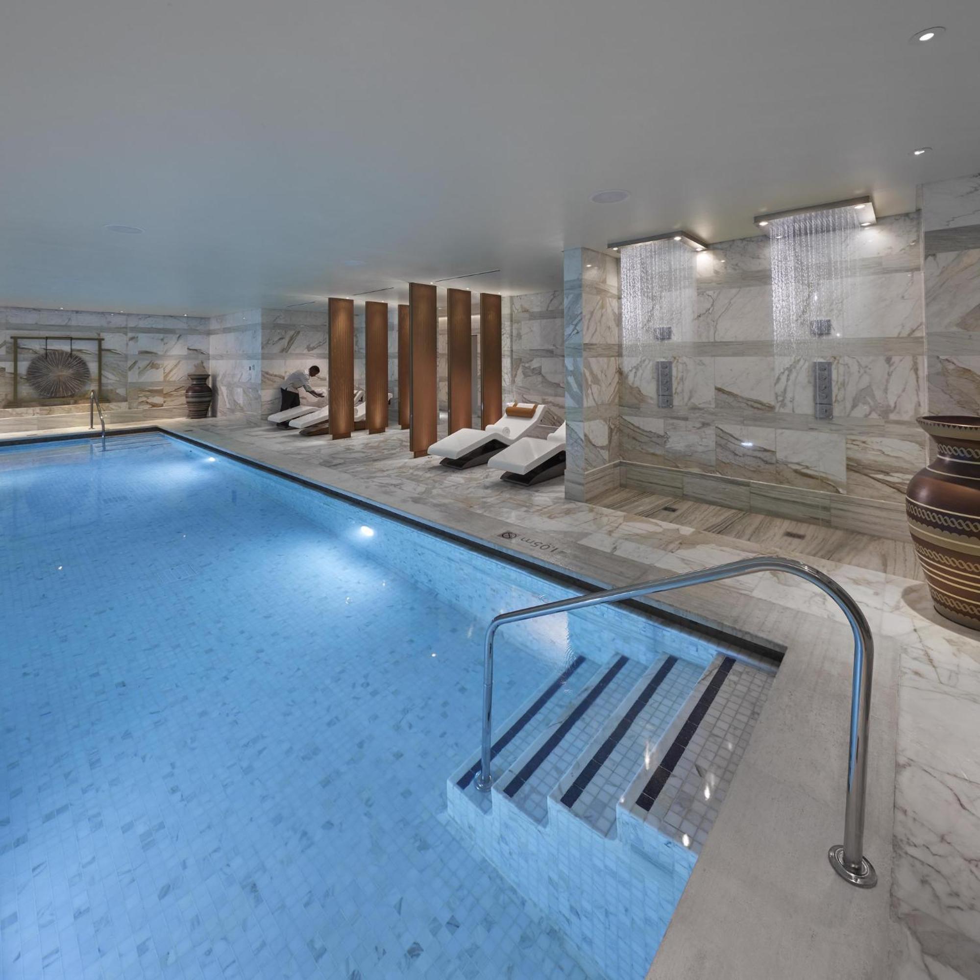 Mandarin Oriental, Doha Hotel Kültér fotó The pool at the spa