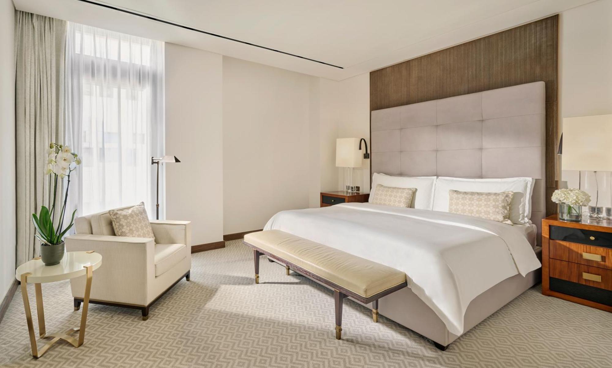 Mandarin Oriental, Doha Hotel Kültér fotó A bedroom at The Ritz-Carlton, Boston